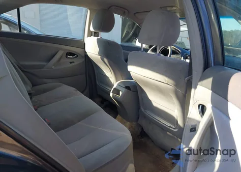 2010 Toyota Camry Le z USA, uszkodzony, nr VIN 4T1BF3EK7AU035725